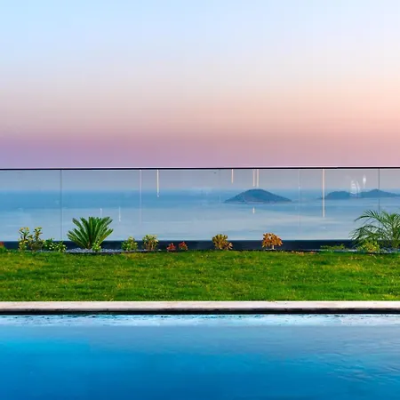 Villa Aura A